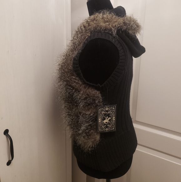 Faux fur vest - Picture 4 of 5